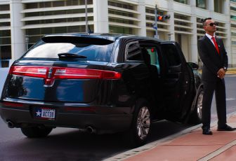 4 PASSENGER LINCOLN MKT SEDAN